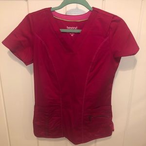 XS Beyond Scrubs Scrub Top